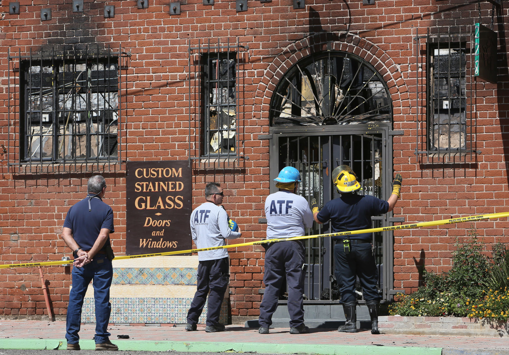 Two-alarm fire in Lost Barrio